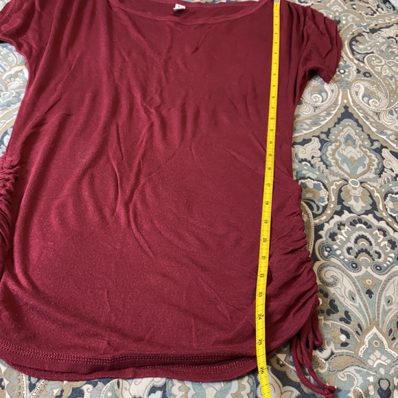 Form Fitting Tee w/ Ruching Detail - Picture 6 of 8